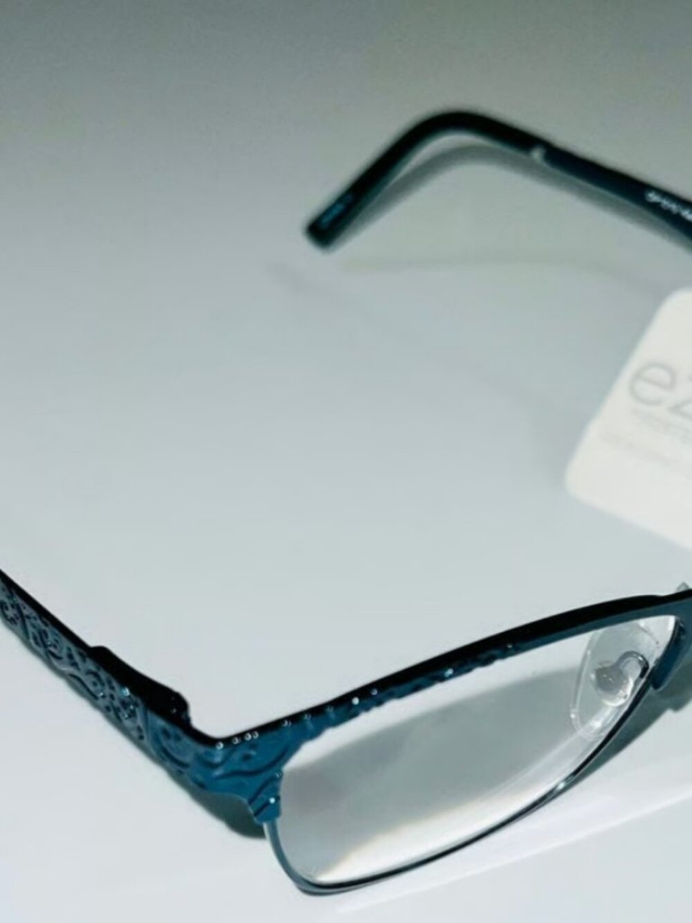 $25 NWT Foster Grant ez2c Womens Reading Glasses +1.50 Kaia Blu Readers